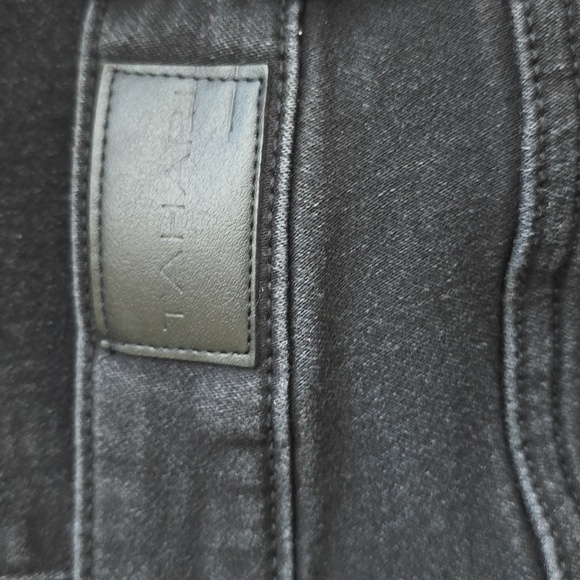 Tahari Kelly classic skinny jeans - Picture 4 of 5